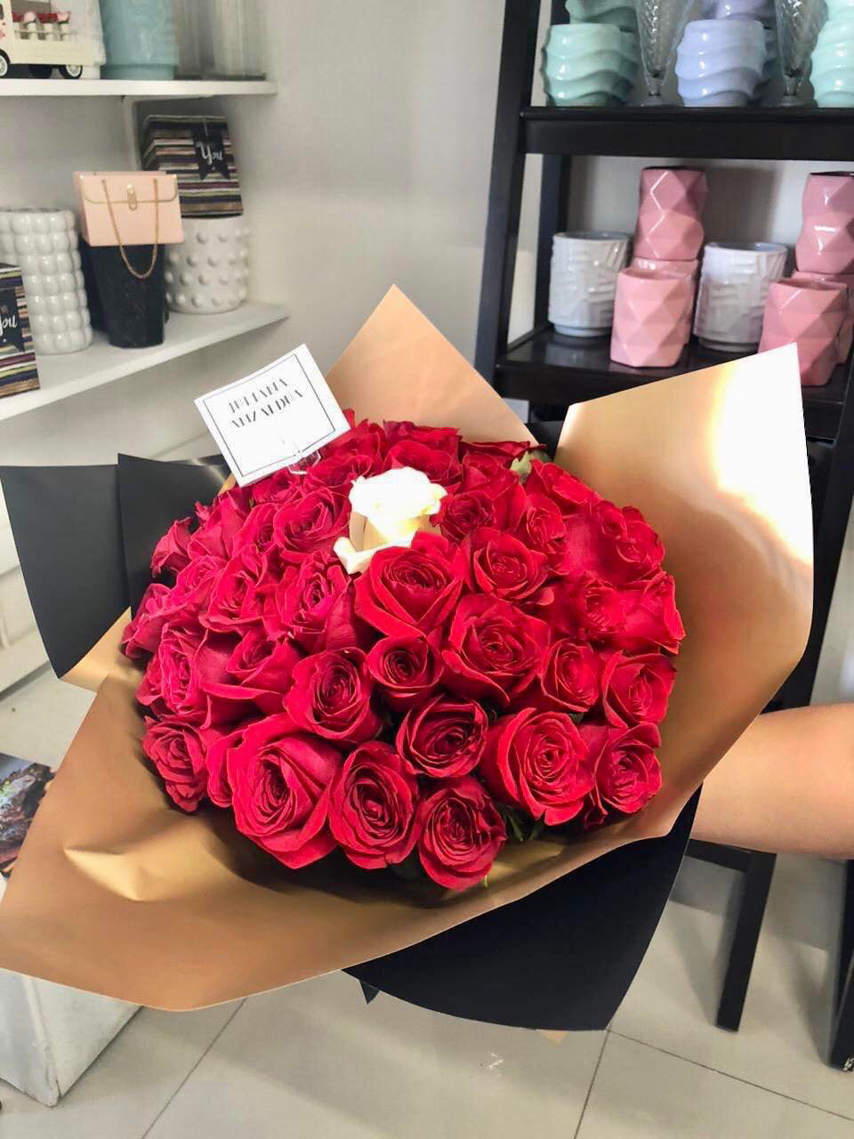 50 Count Roses Ramo Ramo de 50 rosas – JULIANA ANZALDUA